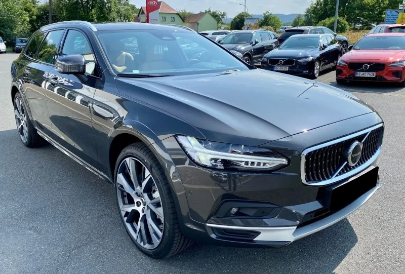 Volvo V90 Cross Country B4 Ultimate =NEW= Panorama/Distronic Image 1